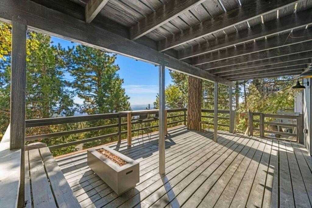 Updated Mountain Cabin Retreat With 180 Views Off Deck And Balcony Running Springs Exterior photo